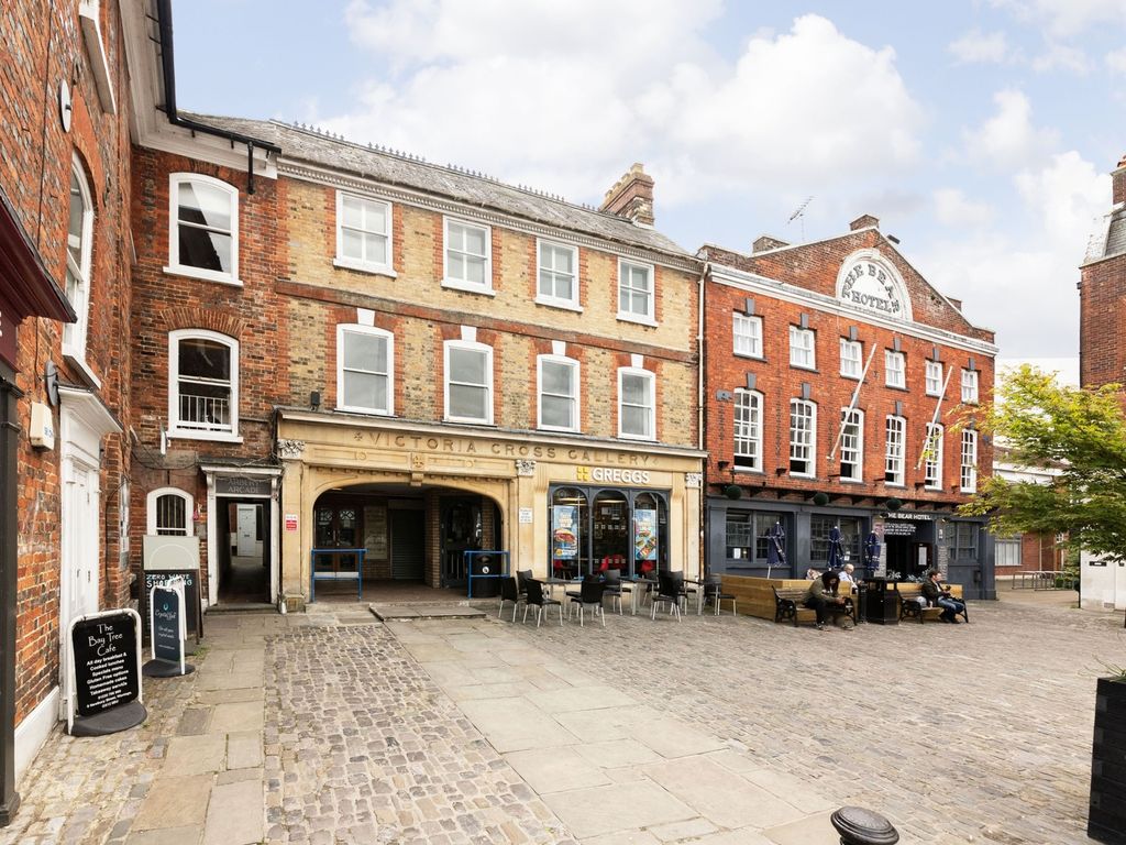1 bed flat to rent in Market Place, Wantage OX12, £895 pcm