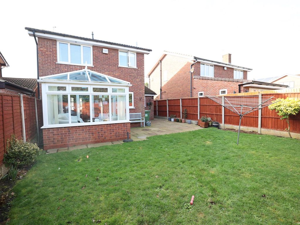 3 bed property for sale in Parkfield Drive, Castle Bromwich, Birmingham B36, £365,000
