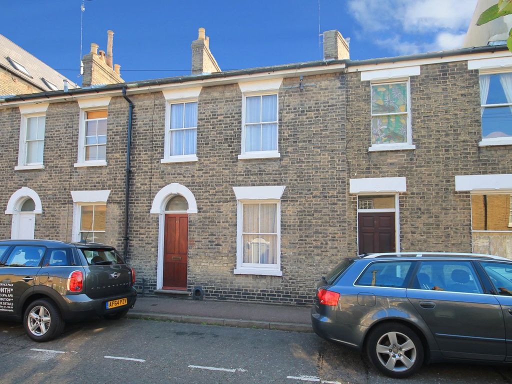 3 bed terraced house to rent in Eden Street, Cambridge CB1, £1,900 pcm