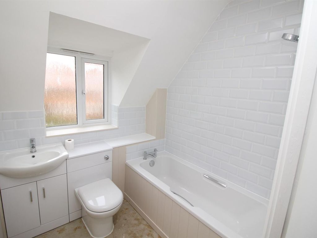 1 bed flat for sale in Lakes Meadow, Coggeshall, Colchester CO6, £110,000