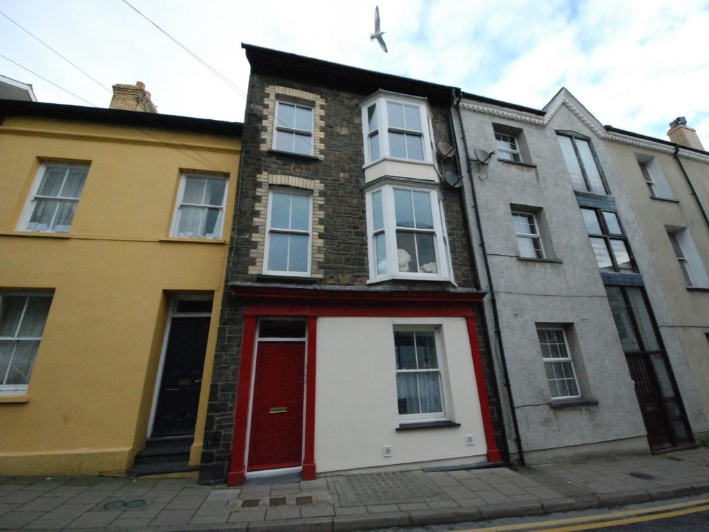 3 bed flat for sale in Queen Street, Aberystwyth SY23, £270,000