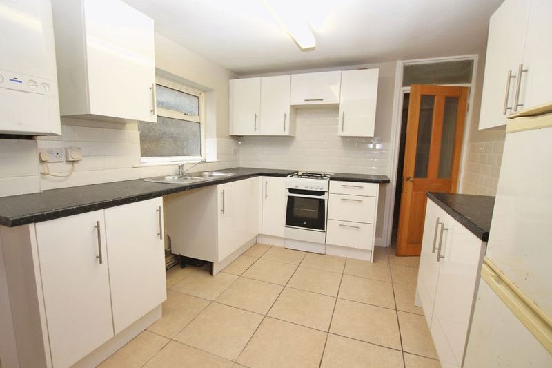 2 bed flat for sale in Wellington Street, Grimsby DN32, £45,000