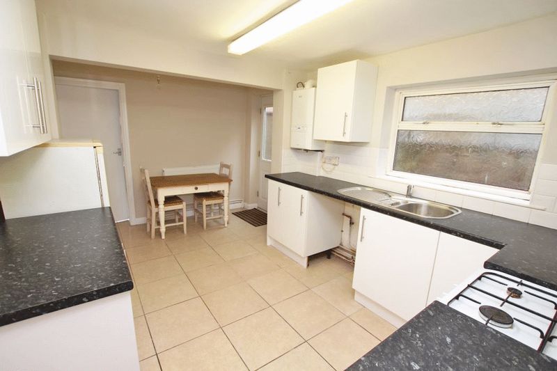 2 bed flat for sale in Wellington Street, Grimsby DN32, £45,000