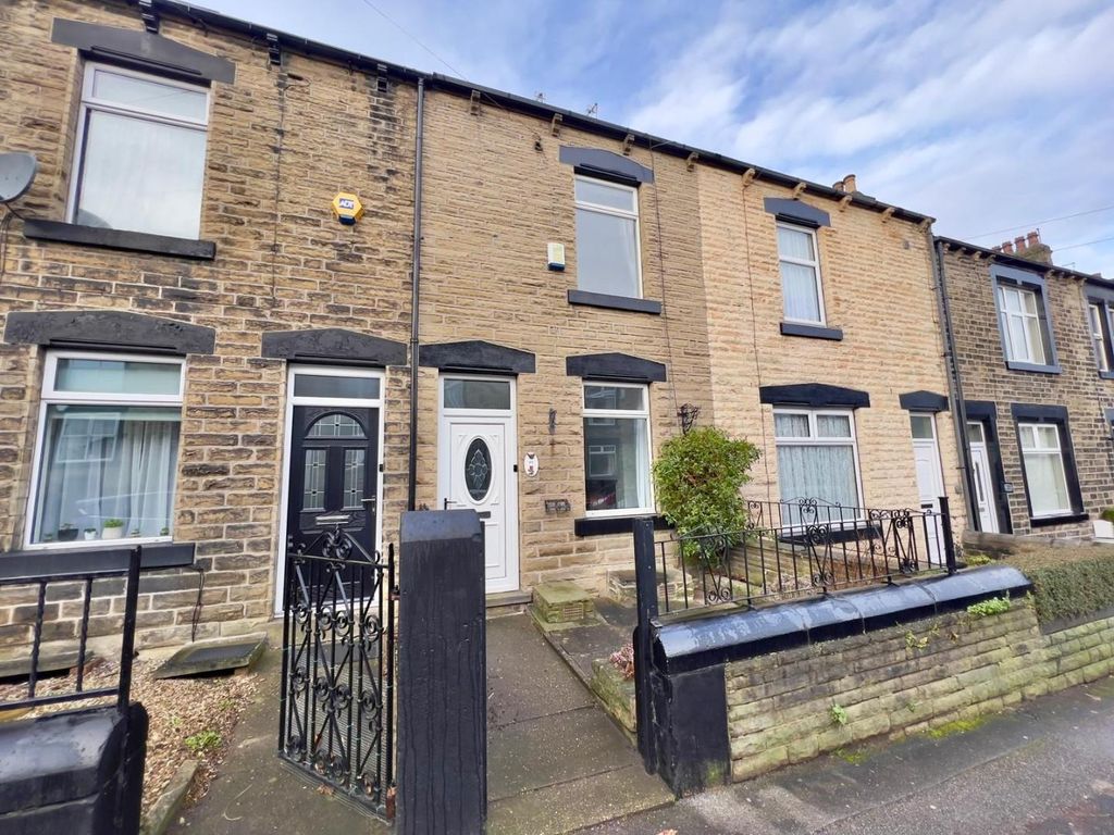 3 bed terraced house to rent in Hawthorne Street, Barnsley S70, £800 pcm