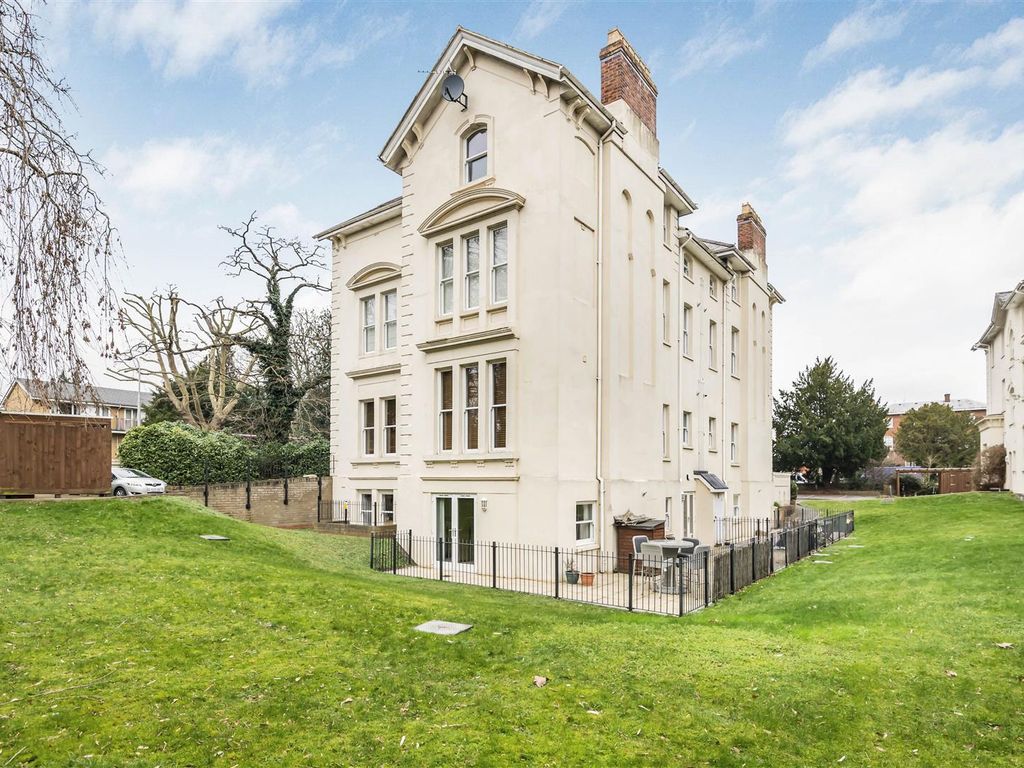 2 bed flat for sale in 3 Kendrick Road, Reading RG1, £365,000