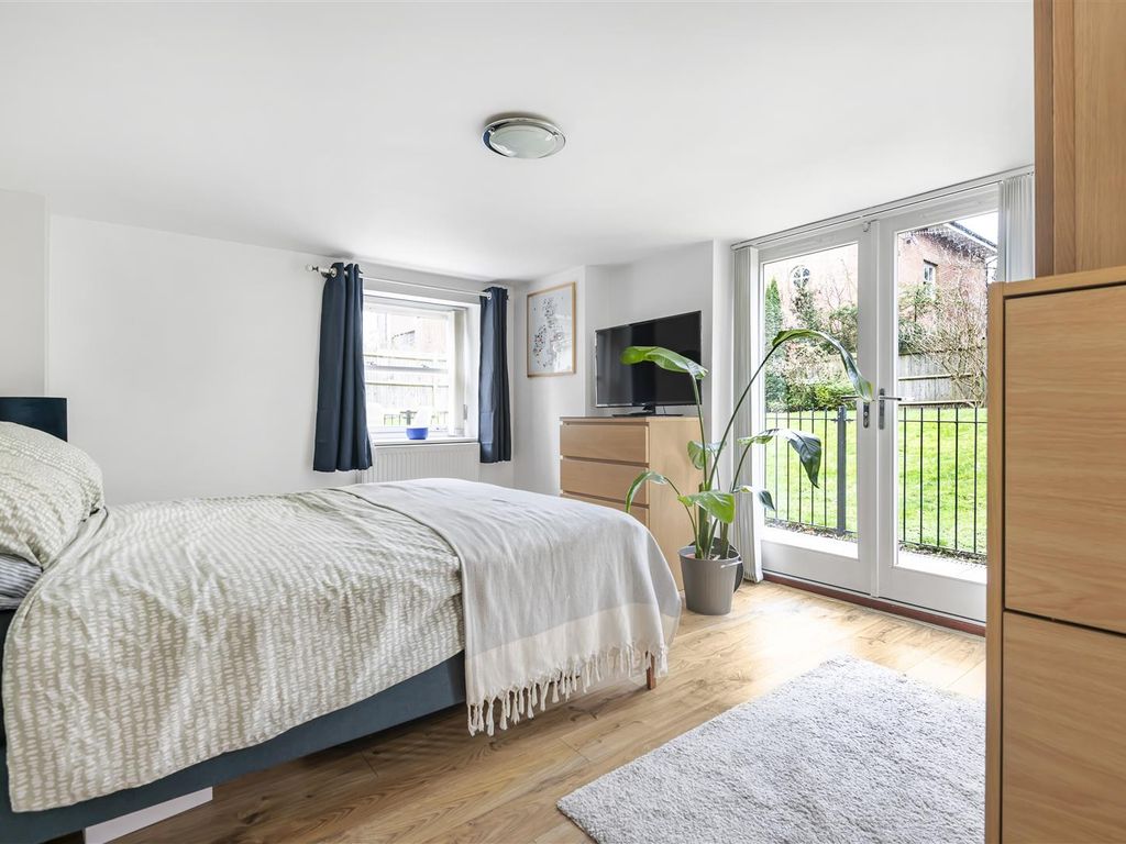 2 bed flat for sale in 3 Kendrick Road, Reading RG1, £365,000