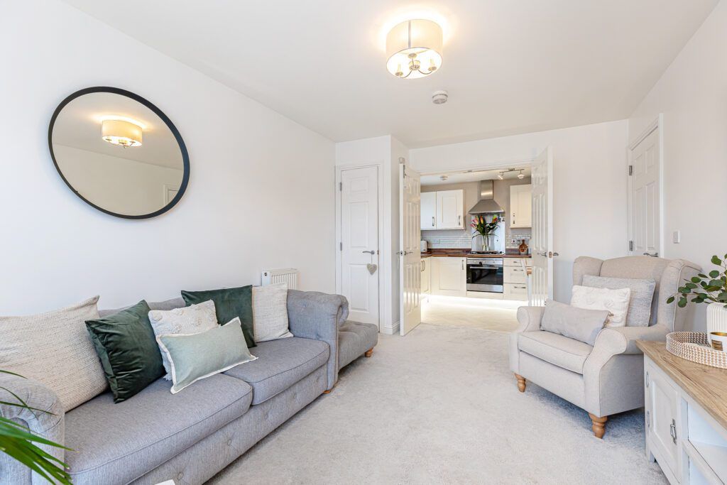 2 bed flat for sale in Erskine Street, Stirling FK7, £145,000