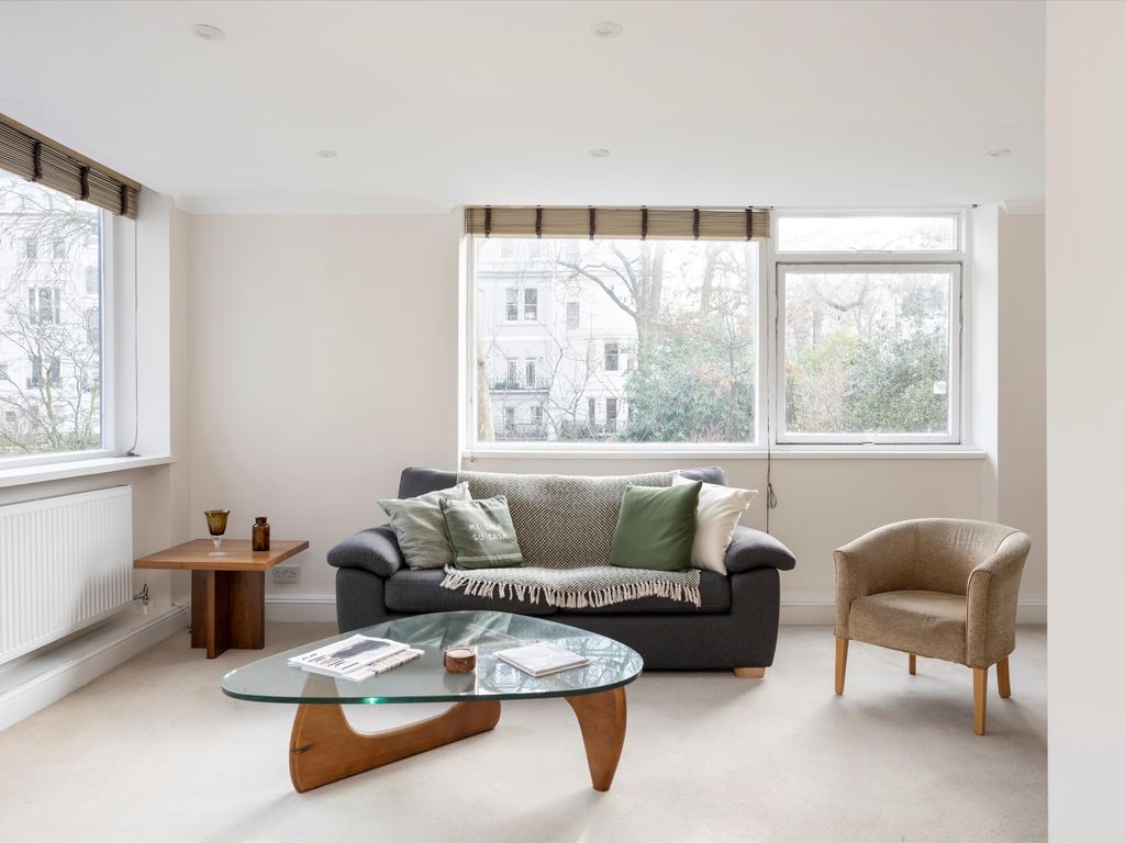 2 bed flat for sale in Arundel Gardens, London W11, £1,000,000