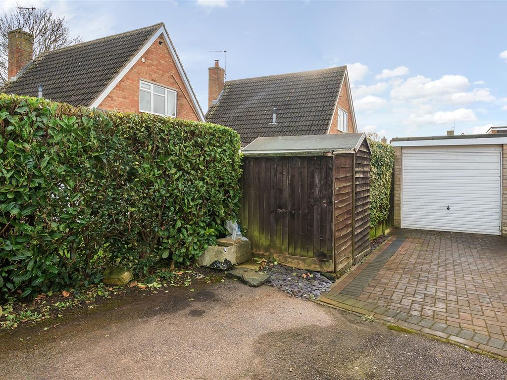3 bed detached house for sale in Rectory Close, Carlton, Bedford MK43, £370,000