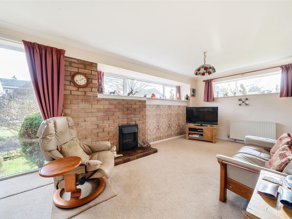 3 bed detached house for sale in Rectory Close, Carlton, Bedford MK43, £370,000