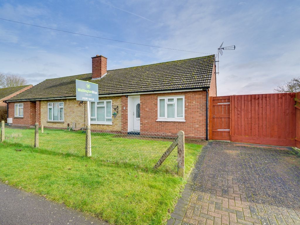 2 bed semi-detached bungalow for sale in Daintree Way, Hemingford Grey, Huntingdon, Cambridgeshire PE28, £290,000