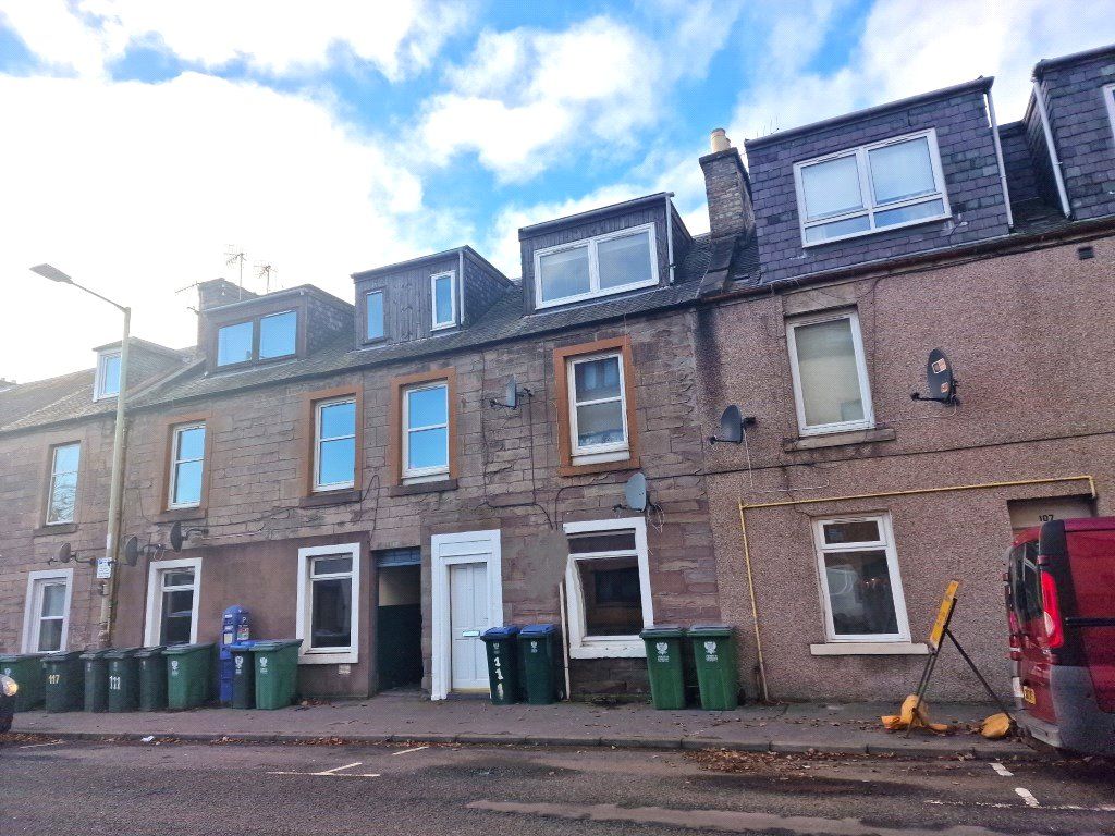 2 bed flat for sale in Scott Street, Perth, Perth And Kinross PH2, £89,000