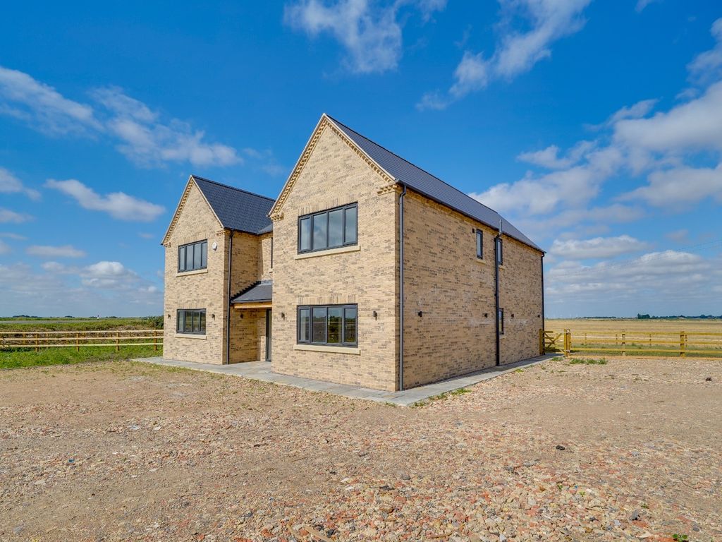 New home, 5 bed detached house for sale in Forty Foot Bank, Ramsey Forty Foot, Ramsey, Huntingdon, Cambridgeshire PE26, £900,000