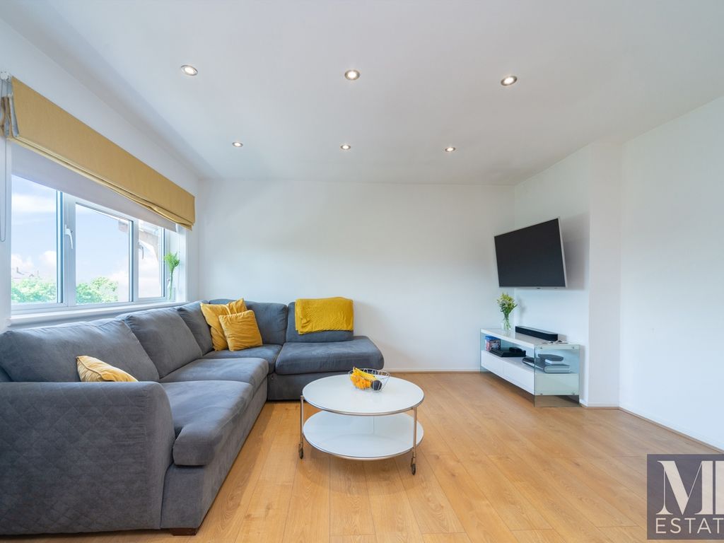 1 bed flat for sale in Marley Walk, Willesden Green NW2, £300,000