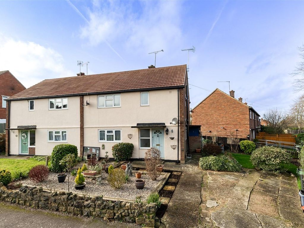 1 bed flat for sale in Ingelsmead, Epping CM16, £315,000