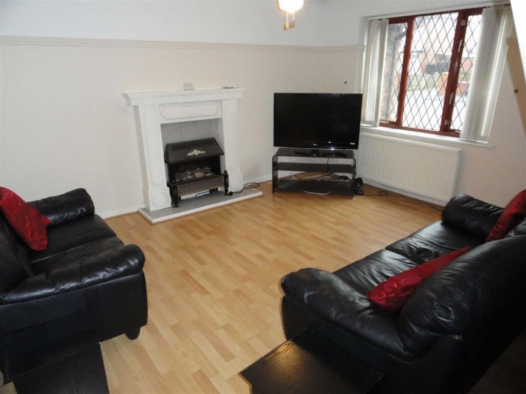 2 bed mews house to rent in Egerton Road North, Chorlton Cum Hardy, Manchester M16, £875 pcm