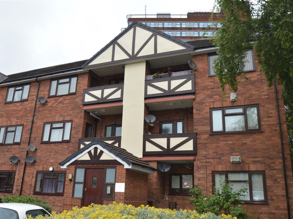 2 bed flat to rent in Stanley Road, Old Trafford, Manchester M16, £1,150 pcm