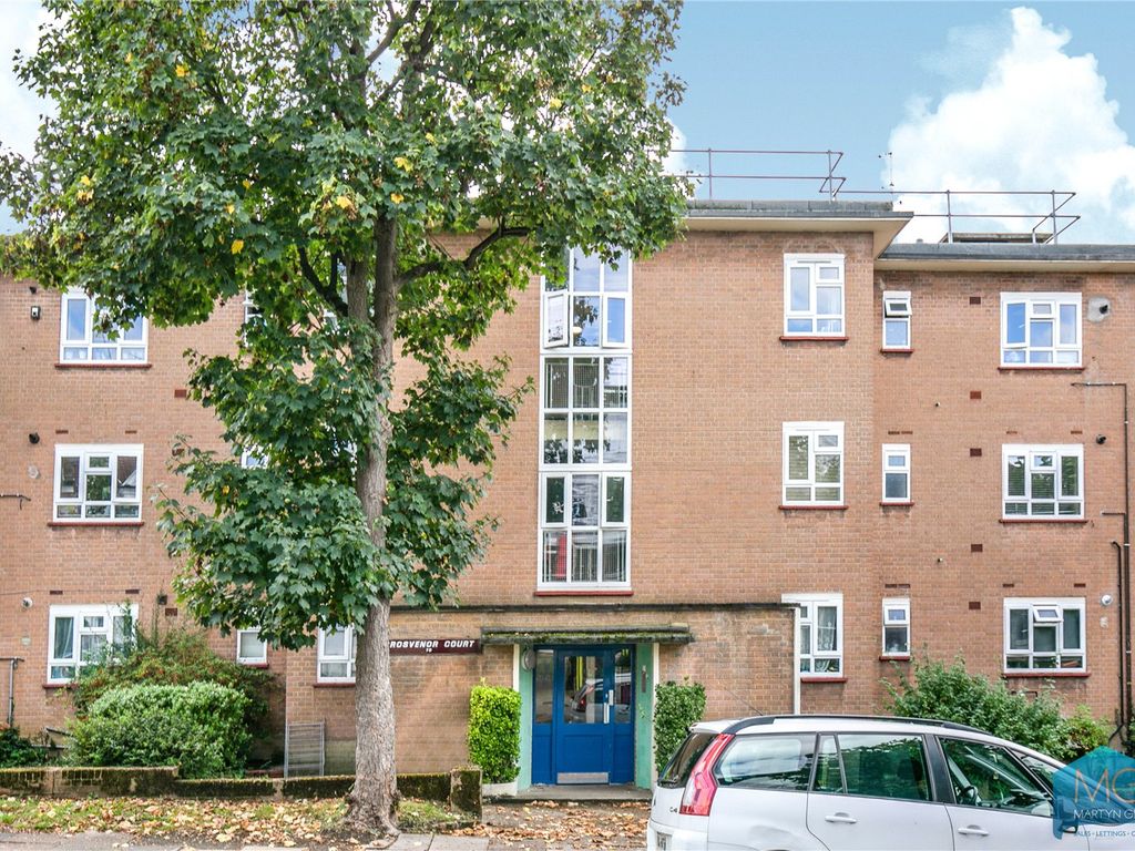 3 bed flat to rent in Grosvenor Court, Grosvenor Road, Finchley, London N3, £1,950 pcm