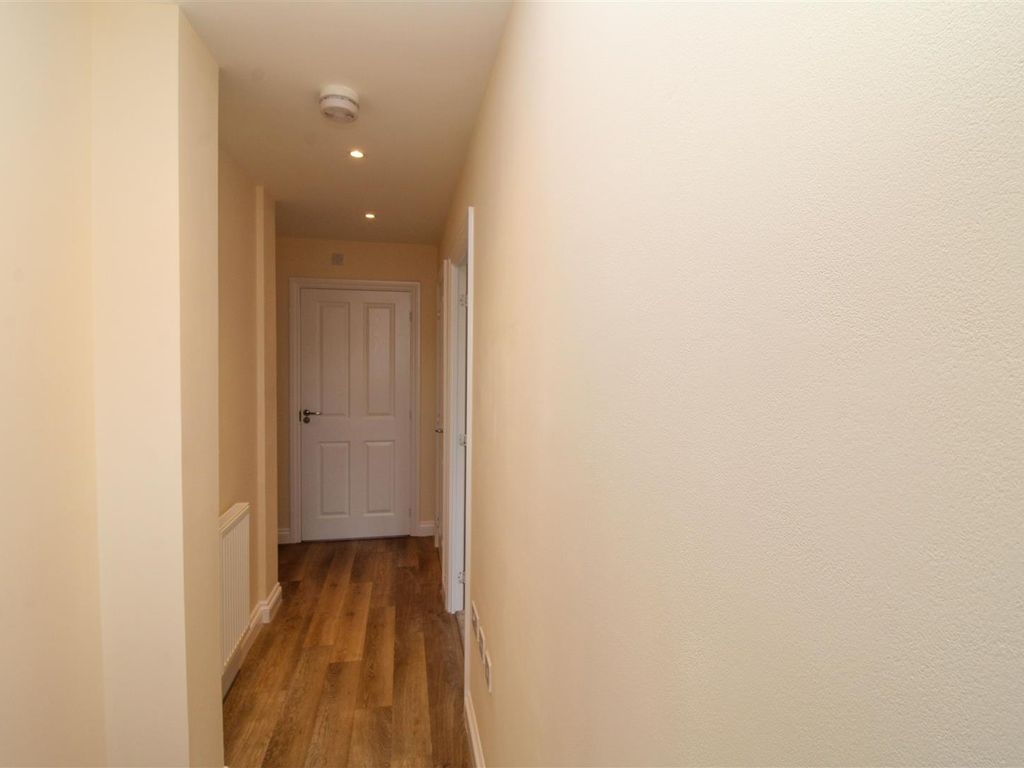 2 bed maisonette for sale in Allamand Close, Church Crookham, Fleet GU52, £250,000