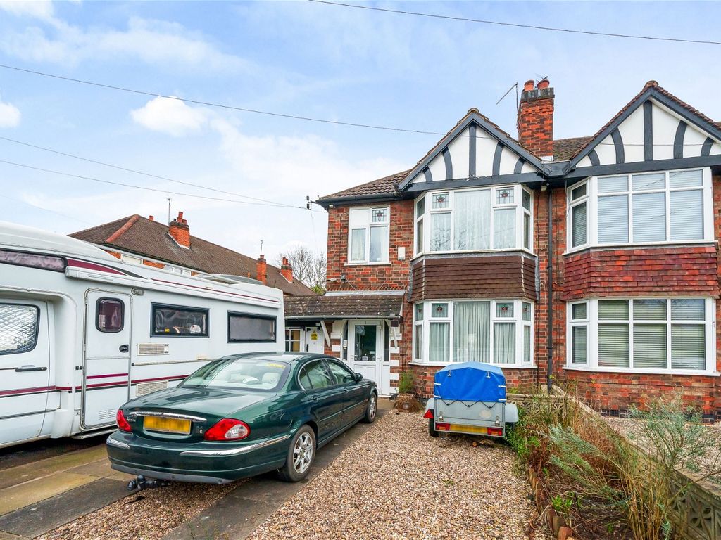 3 bed end terrace house for sale in Melcroft Avenue, Leicester LE3, £295,000