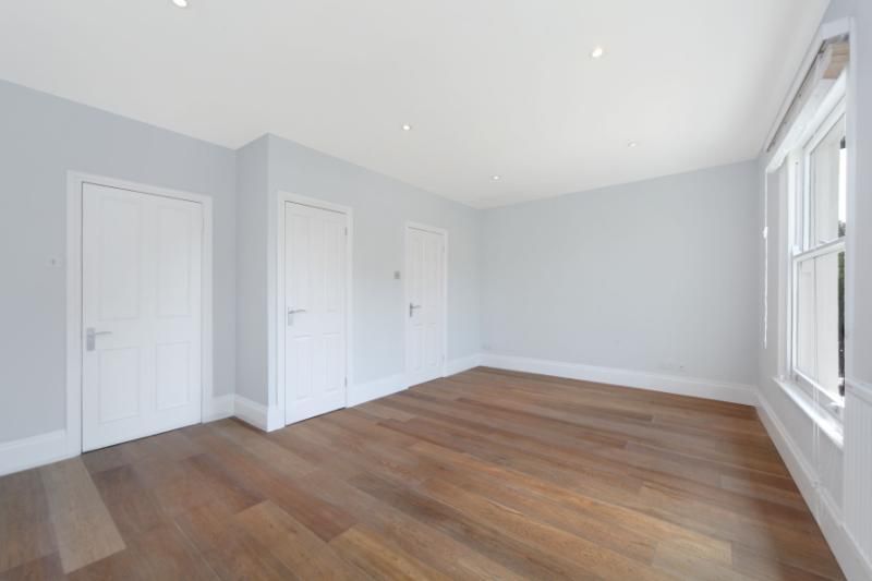 3 bed flat to rent in Brackenbury Road, Brackenbury Village, London W6, £3,185 pcm