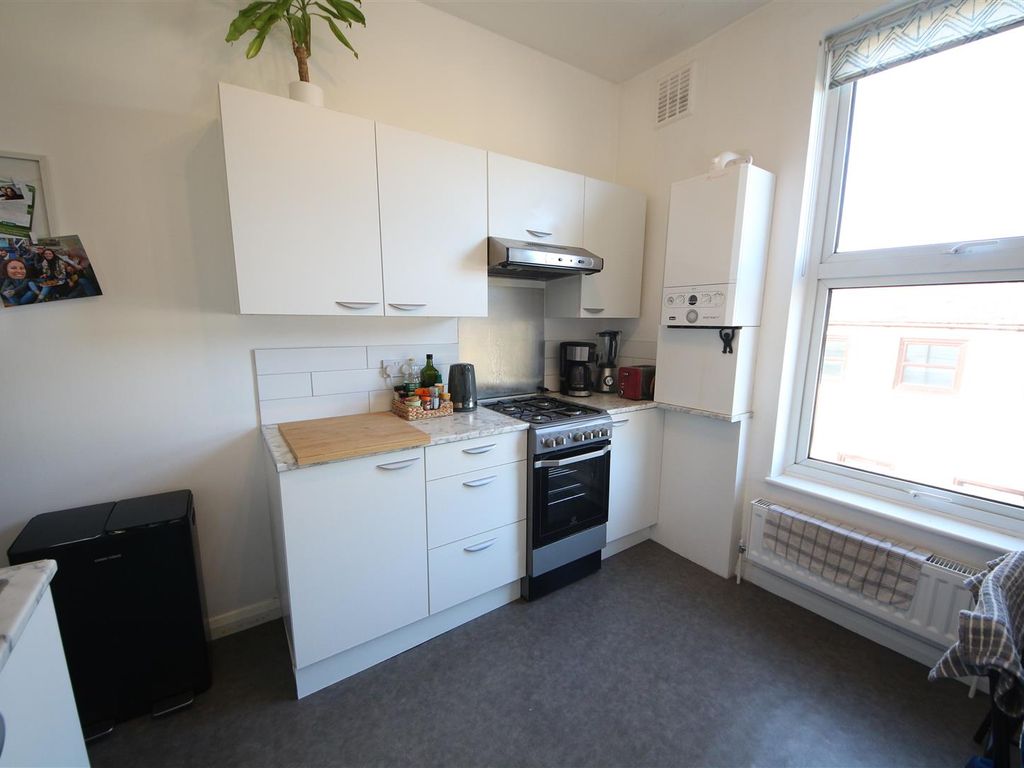 1 bed flat for sale in Mill Road, Cambridge CB1, £220,000