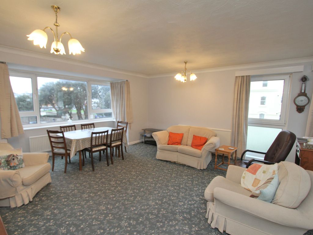 2 bed flat for sale in Blackwater Road, Eastbourne BN21, £289,000