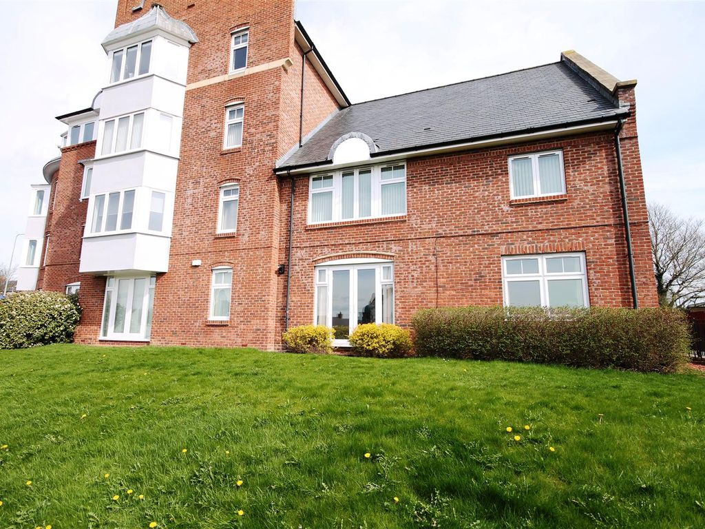 2 bed flat for sale in Monument Court, Nevilles Cross, Durham DH1, £185,000