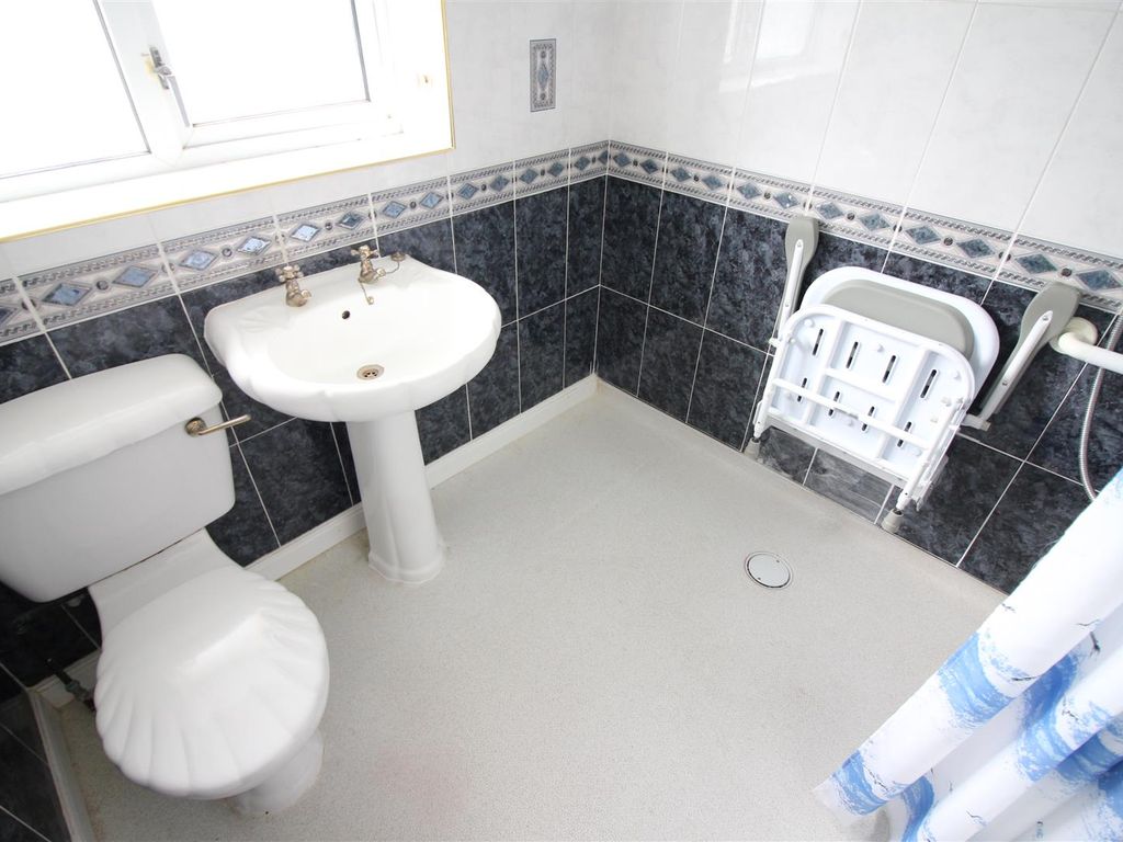 3 bed semi-detached house for sale in Acaster Drive, Garforth, Leeds LS25, £220,000