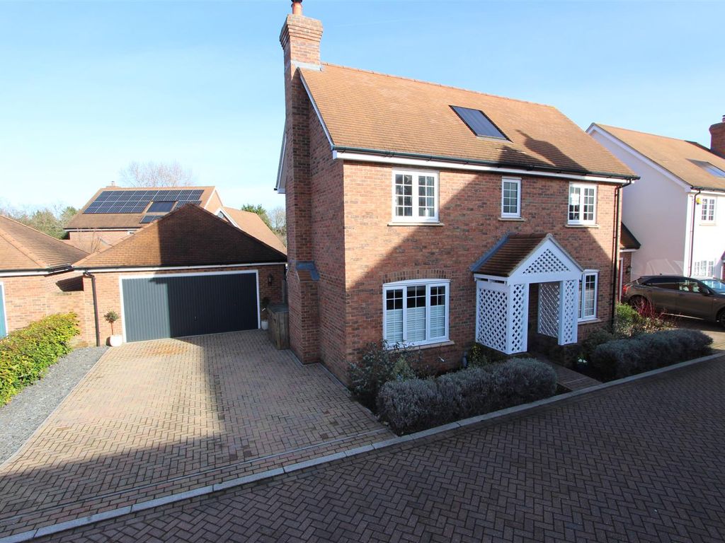 4 bed detached house for sale in Williamson Way, Pitstone, Buckinghamshire LU7, £700,000