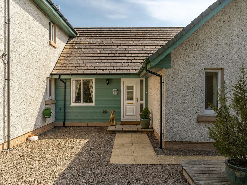 4 bed detached house for sale in Selkirk, Scottish Borders TD7., £675,000