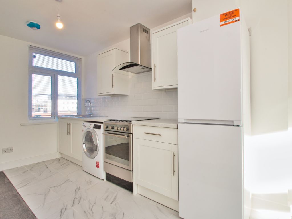 1 bed flat to rent in Cambridge Street, Aylesbury HP20, £1,350 pcm
