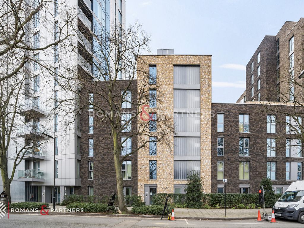 2 bed flat to rent in Goldcrest Building, Woodberry Down N4, £2,950 pcm