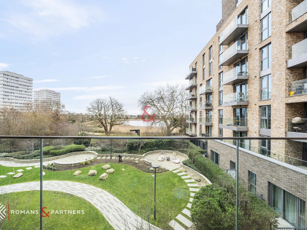 2 bed flat to rent in Goldcrest Building, Woodberry Down N4, £2,950 pcm