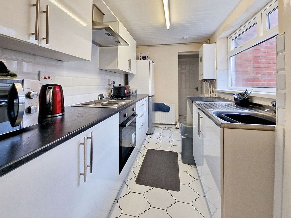 2 bed flat for sale in Alfred Avenue, Bedlington NE22, £45,000