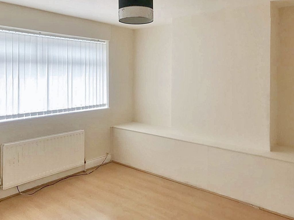 2 bed flat for sale in Alfred Avenue, Bedlington NE22, £45,000
