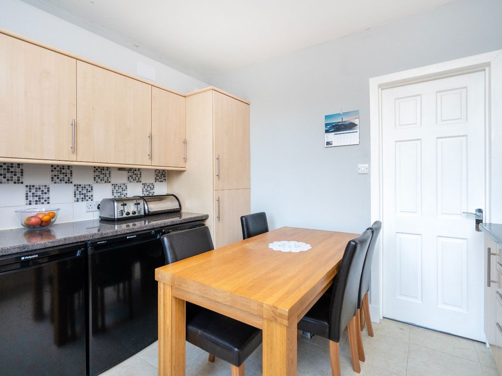 3 bed flat for sale in Burnside Road, Uphall, Broxburn, West Lothian EH52, £165,000