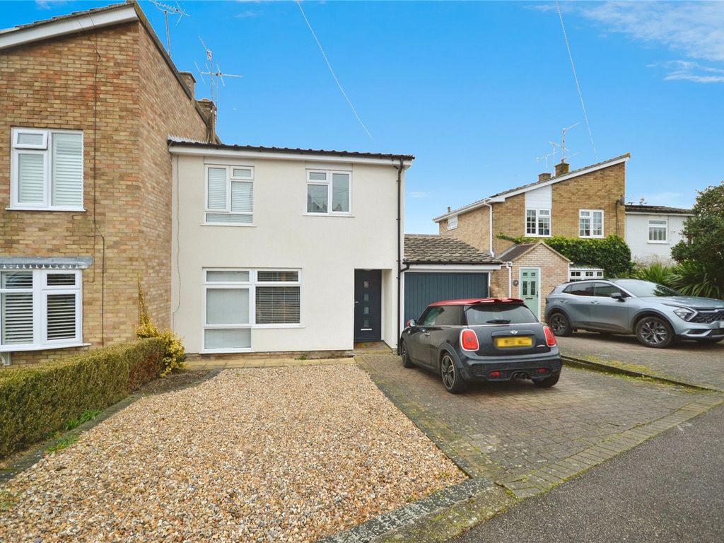 3 bed detached house to rent in Lower Road, Faversham, Kent ME13, £1,450 pcm