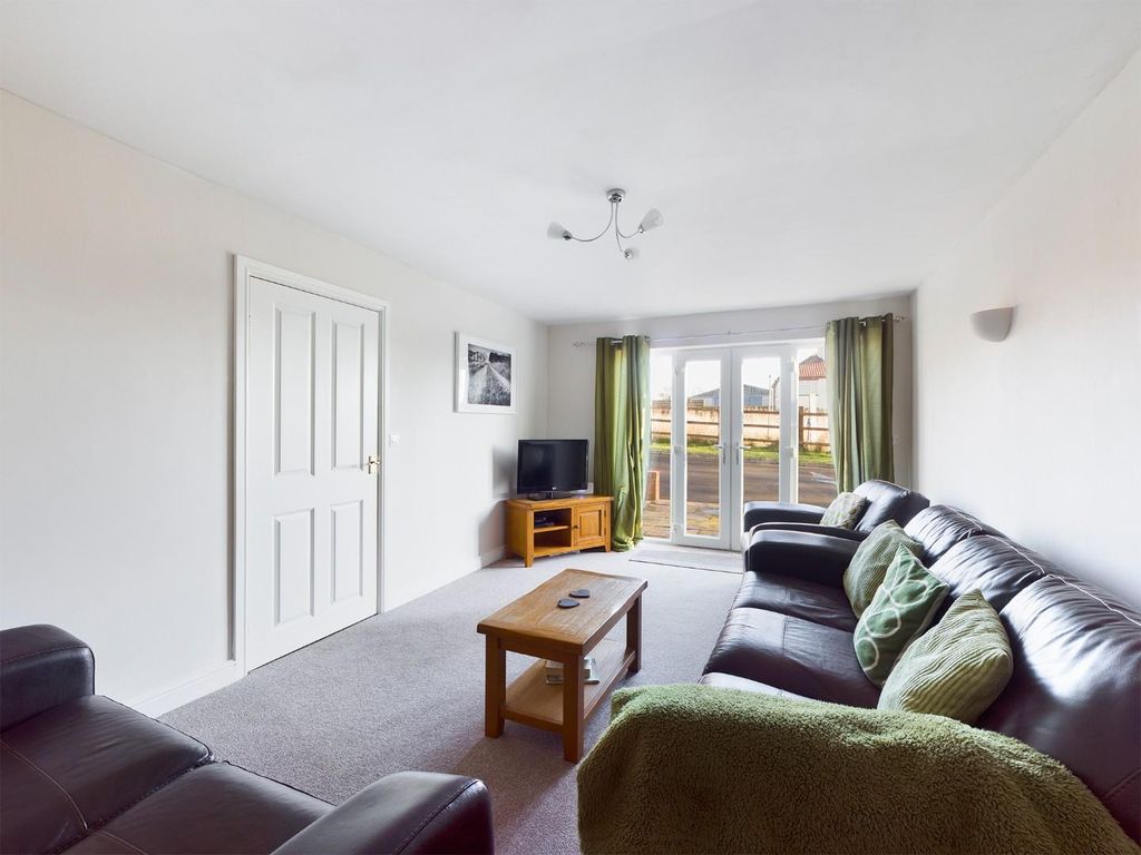 3 bed end terrace house for sale in Easton, Bridlington YO16, £150,000