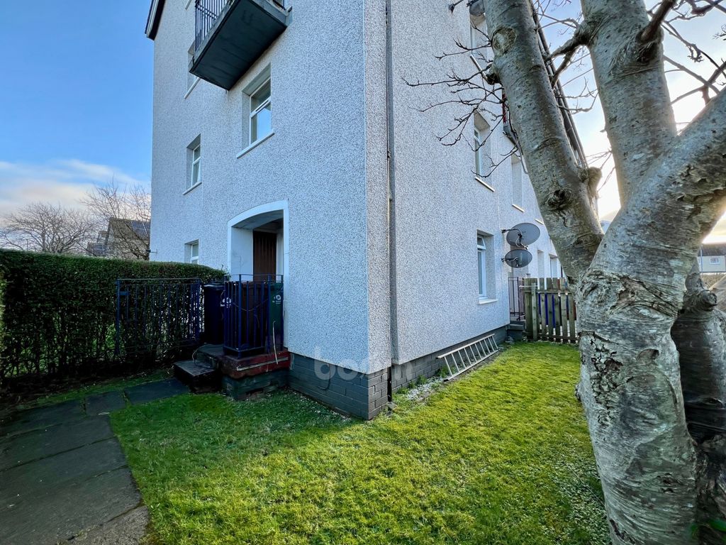 3 bed maisonette for sale in Forth Place, Johnstone PA5, £59,000