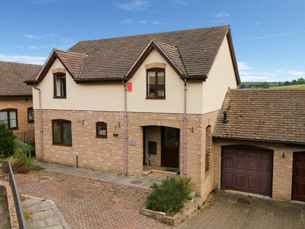 5 bed detached house to rent in Manor Gardens, Abbotskerswell, Newton Abbot TQ12, £1,700 pcm