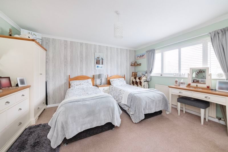 2 bed detached bungalow for sale in Frilsham Street, Sutton Courtenay, Abingdon OX14, £475,000