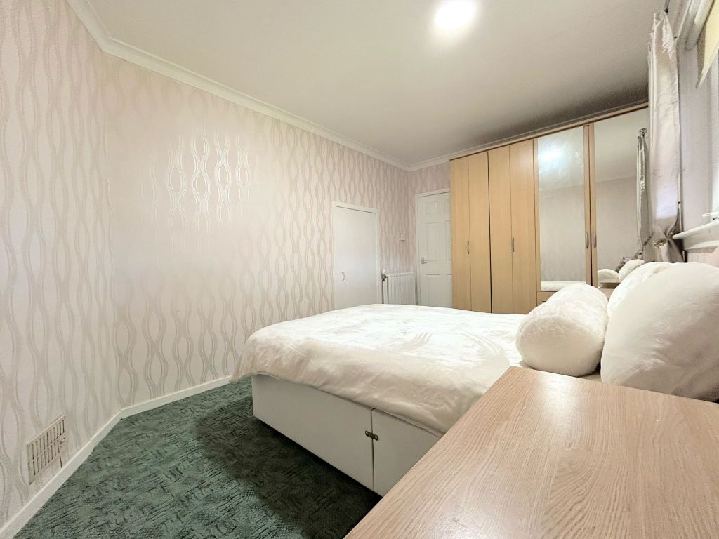 1 bed flat for sale in Kerse Gardens, Falkirk FK2, £64,995