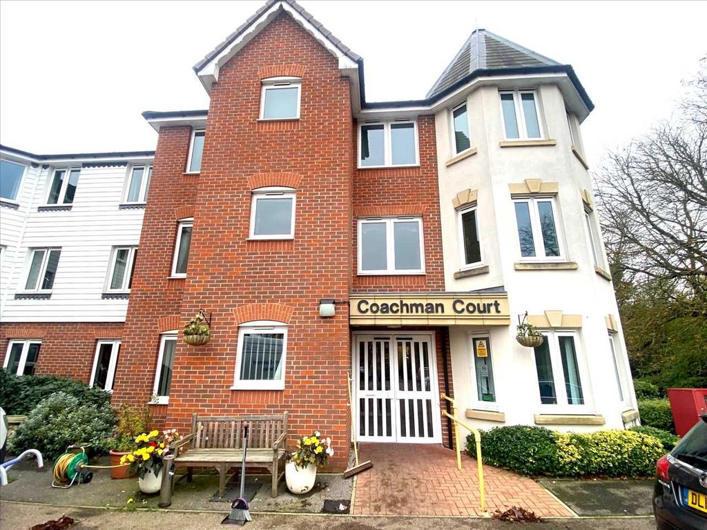 1 bed property for sale in Coachman Court, Ashingdon Road, Rochford SS4, £80,000