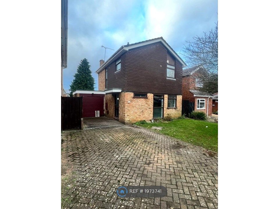 3 bed detached house to rent in Hawthorne Way, Wing, Leighton Buzzard LU7, £1,550 pcm