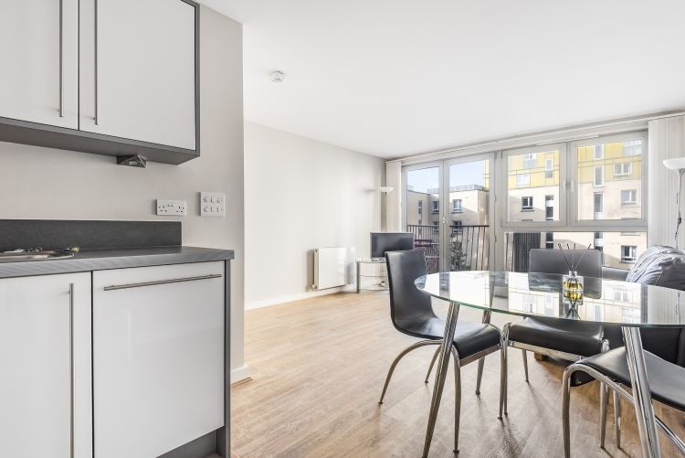 1 bed flat to rent in Buckler Court, Eden Grove, London N7, £1,850 pcm