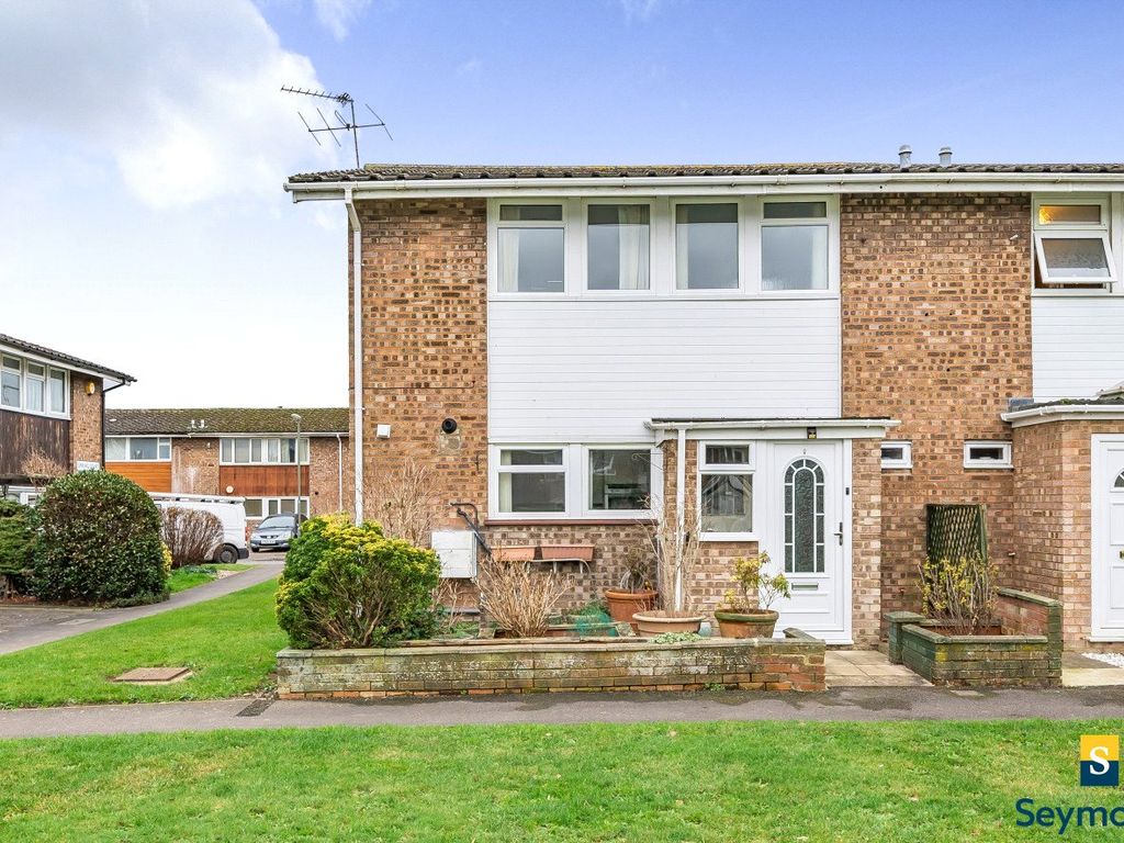 3 bed end terrace house for sale in Guildford, Surrey GU2, £425,000