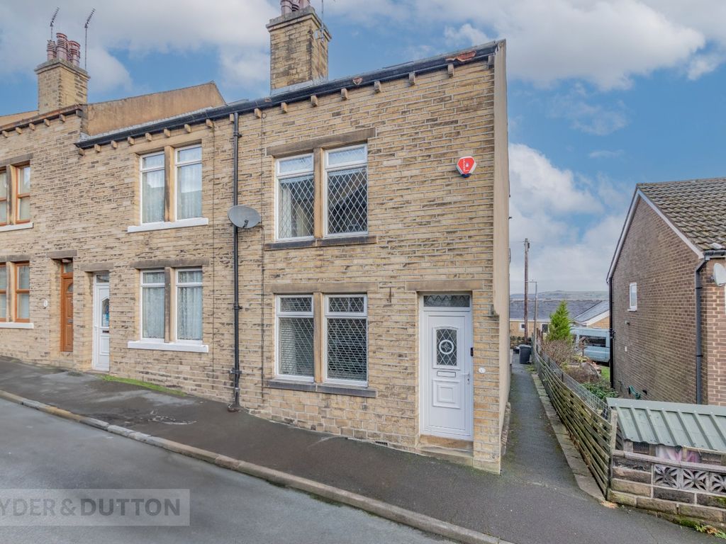 3 bed end terrace house for sale in North Street, Holywell Green, Halifax, West Yorkshire HX4, £175,000