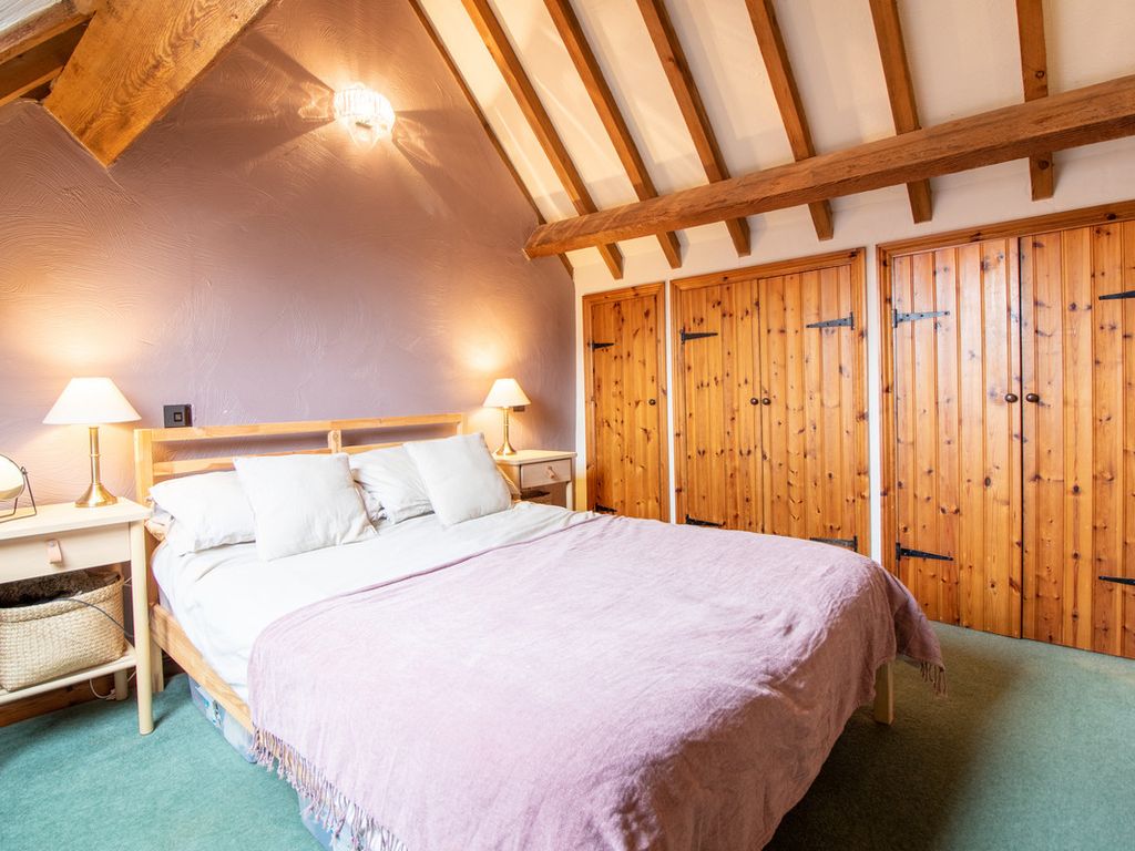 4 bed barn conversion for sale in Salt Way - Nr Feckenham, Worcestershire B96, £350,000