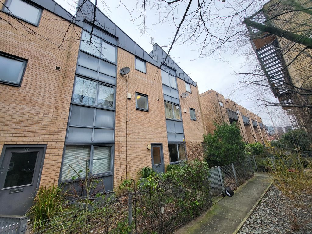 3 bed town house for sale in Betsham Street, Hulme, Manchester. M15, £295,000